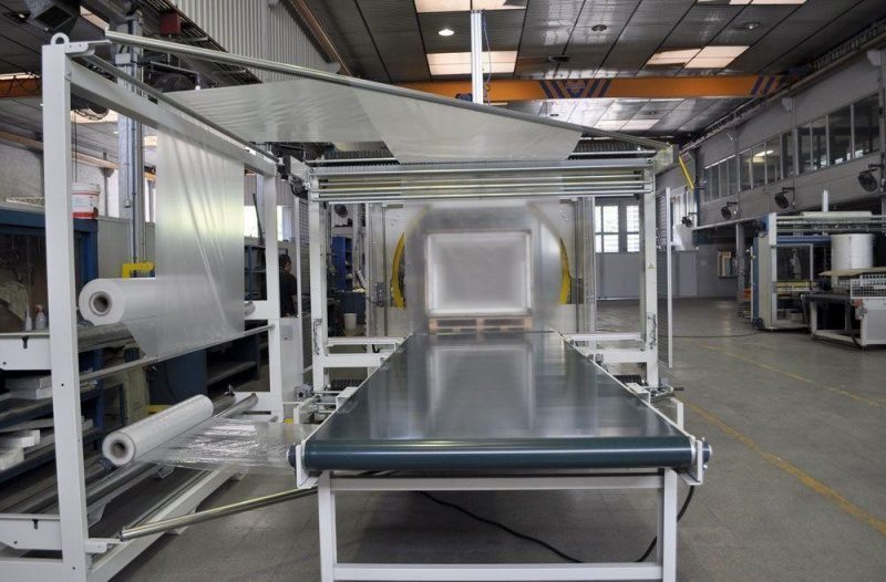 coolpack working_Machine for wrapping furniture_CMB Machine for wrapping furniture